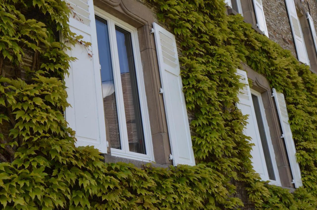 Weingut Erbes-Henn Hotel Ürzig Exterior foto